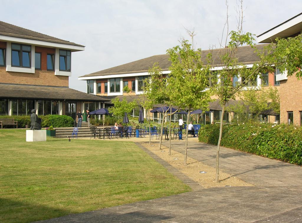 Hotel Kents Hill Park Training & Conference Centre Milton Keynes Esterno foto